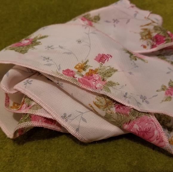 SOLD..4/$20 3 Pretty Scarves/Belts/Hair Scarves - Picture 4 of 5